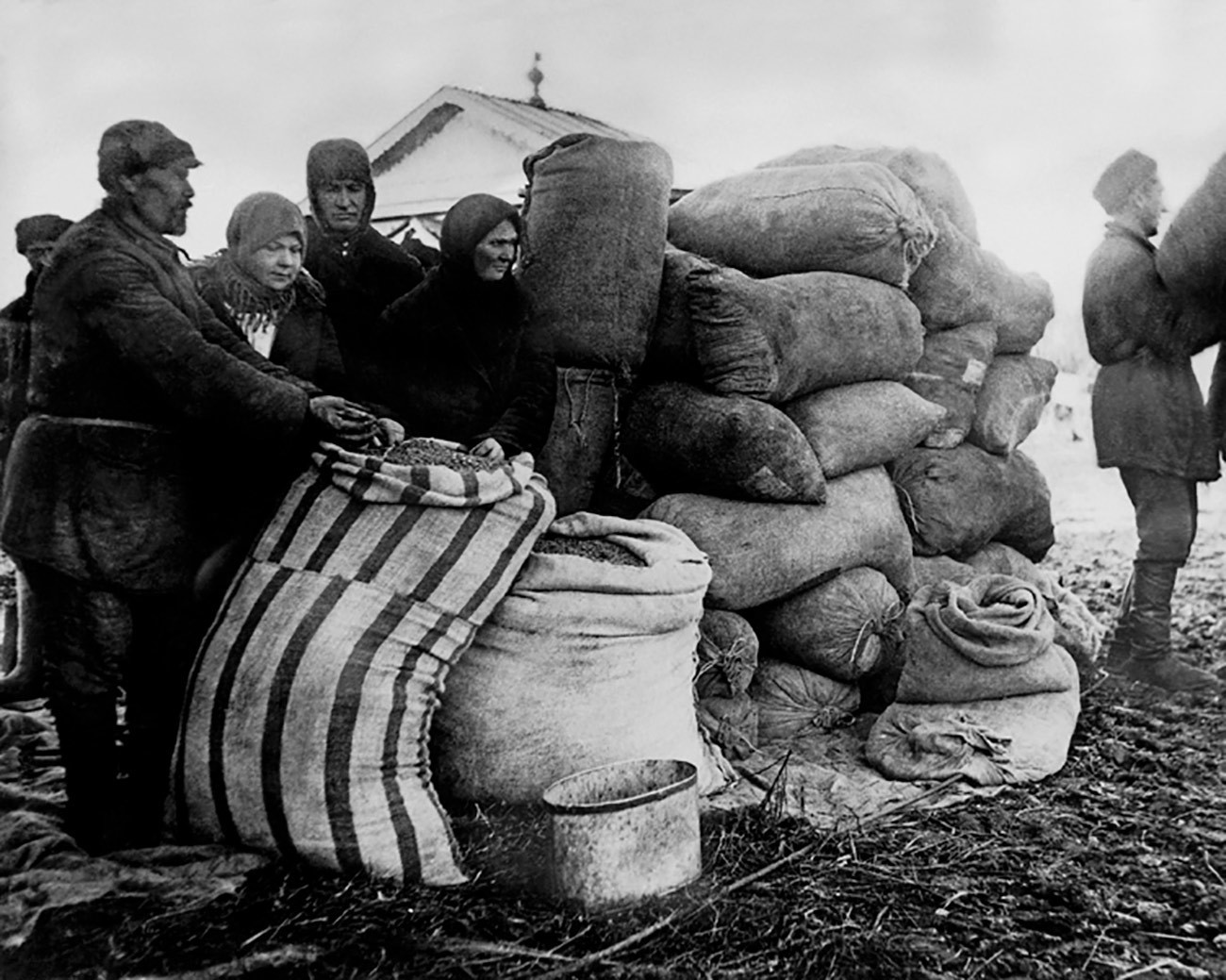 Coletiviza O Da Urss Destrui O Do Campesinato Ou Mal Necess Rio Para