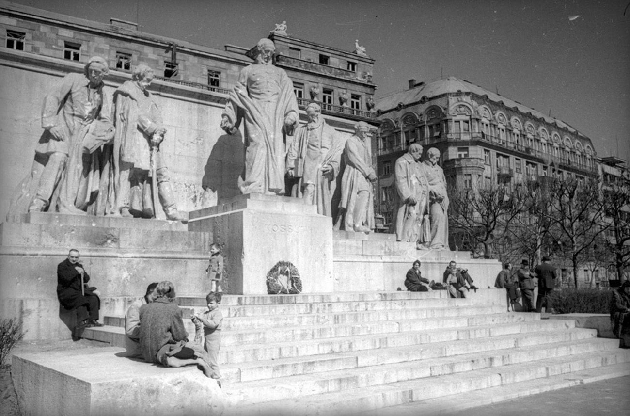 Liberated Budapest Through The Eyes Of Soviet Photographers Russia Beyond