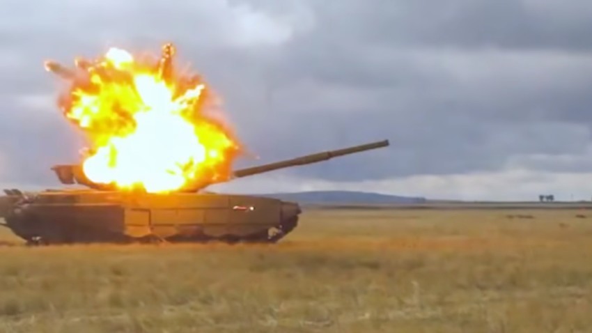 Tanque Destruye En Pleno Vuelo Un Misil Lanzado Contra L V Deo