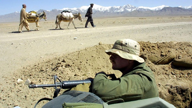 EE.UU. baja un grado al sargento que profanó cadáveres en Afganistán