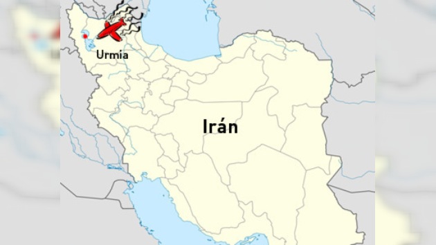 Un avión con más de 100 pasajeros se estrella en Irán
