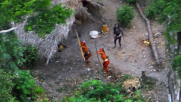 Una tribu aislada de Brasil sale al mundo por primera vez