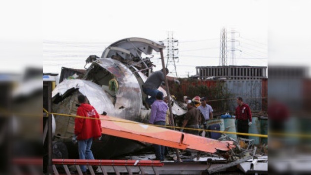 Accidente aéreo en Indonesia deja 27 muertos