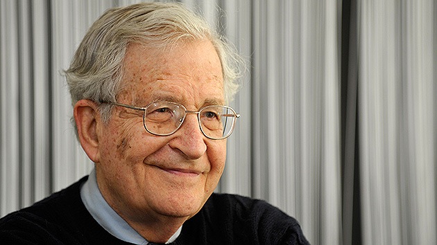 Chomsky a RT: EE.UU. se declara dueño del mundo, al margen del derecho internacional