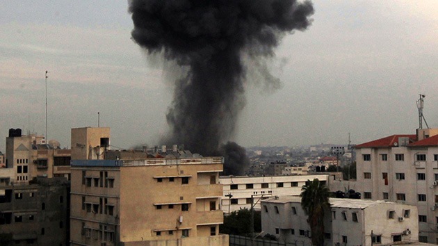 Israel vuelve a bombardear el edificio de la agencia AFP en Gaza, muere un niño