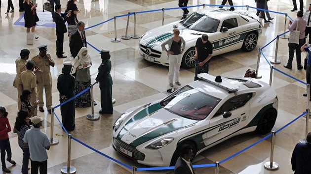 Fotos, Video: La Policía de Dubái amplía su flota con un exclusivo Aston Martin One-77