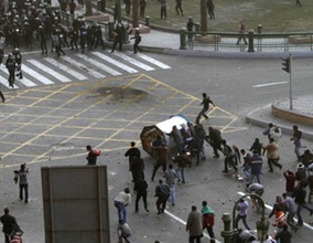 Tres personas mueren en Egipto en las manifestaciones contra Mubarak