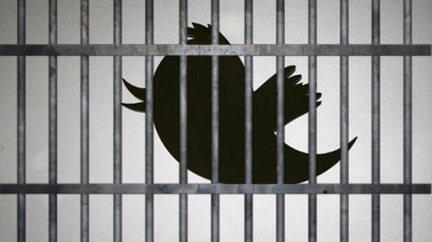 Otro kuwaití encarcelado por presunto insulto al emir en Twitter