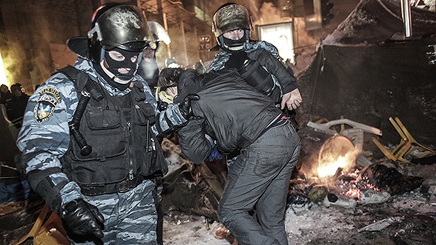 Ucrania investiga a grupos radicales por intento de golpe durante la protesta
