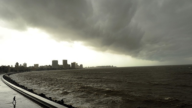 El ciclón Phailin se hace fuerte en el Índico: su tamaño ya es como media India