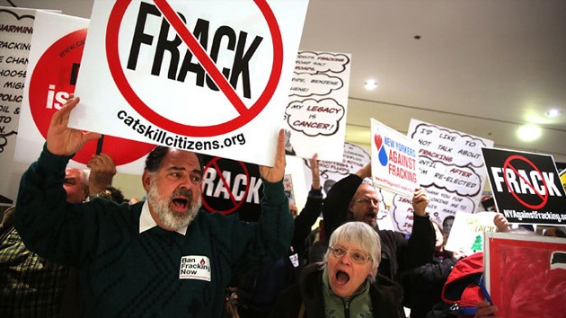 Tejanos protestan contra el 'fracking' tras decenas de sismos