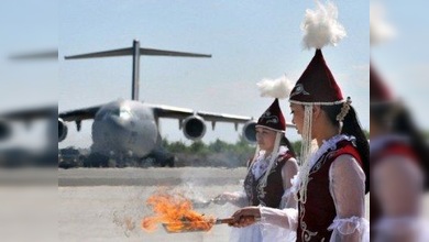 Urgen la salida de las tropas de EE. UU. del principal aeropuerto civil kirguís