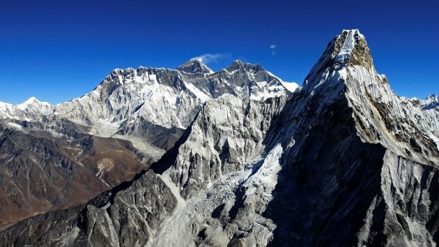 60 años de conquistas del Monte Everest en imágenes