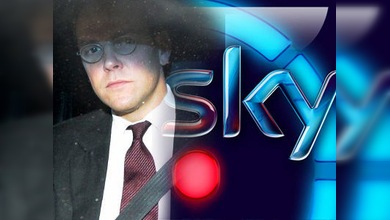 El hijo de Murdoch dimite de su cargo como presidente del canal BSkyB