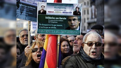 Los españoles salen a la calle para apoyar al juez Baltasar Garzón