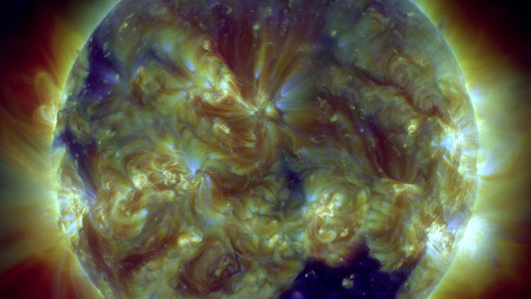 Video: La NASA capta un gran agujero coronal en el Sol