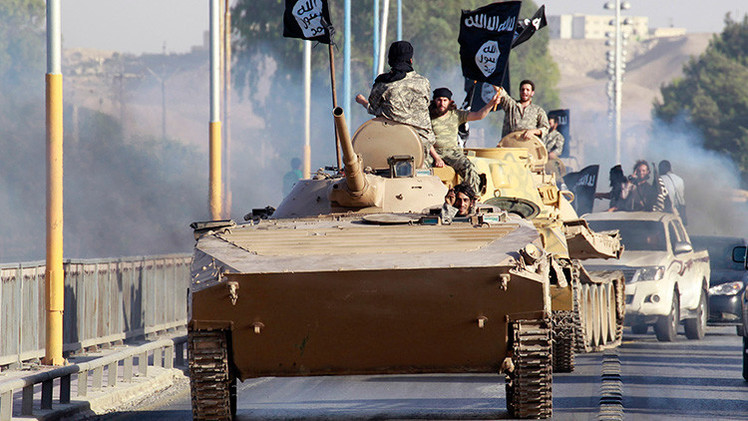 Irak: Acusan a EE.UU. de entregar armas al Estado Islámico a propósito 