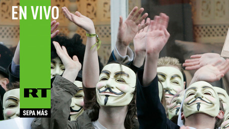 Anonymous protesta frente a la sede de la BBC en Londres