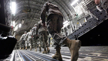 'Apoyo' a Irak en la lucha contra el EI: EE.UU. almacena equipos militares en Kuwait