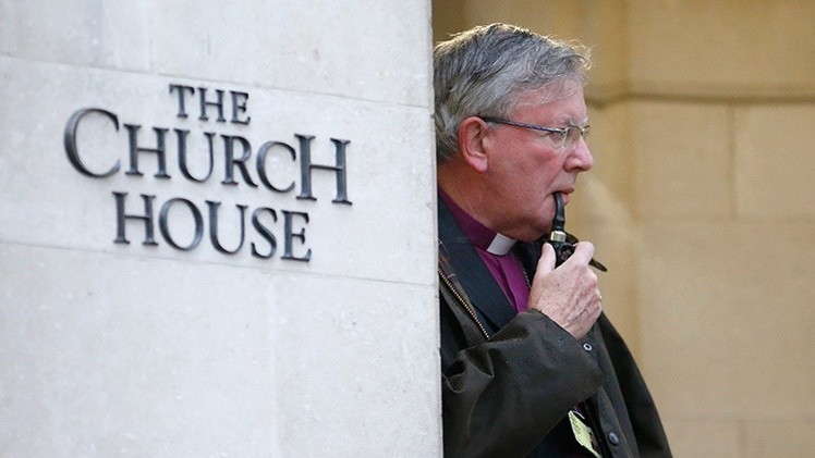 Polémica interna: la Iglesia de Inglaterra debate la 'legalización' del suicidio