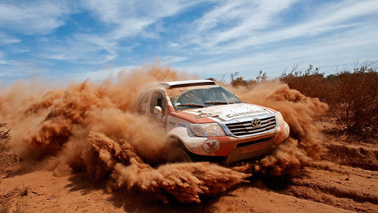 VIDEO, FOTO: Los dos autos más curiosos del Dakar 2015