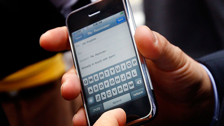 No sin mi iPhone: ¿cómo reaccionamos cuando nos quitan el 'smartphone'?