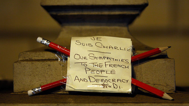 'Charlie Hebdo' manda un mensaje contra "la barbarie" a sus crecientes seguidores