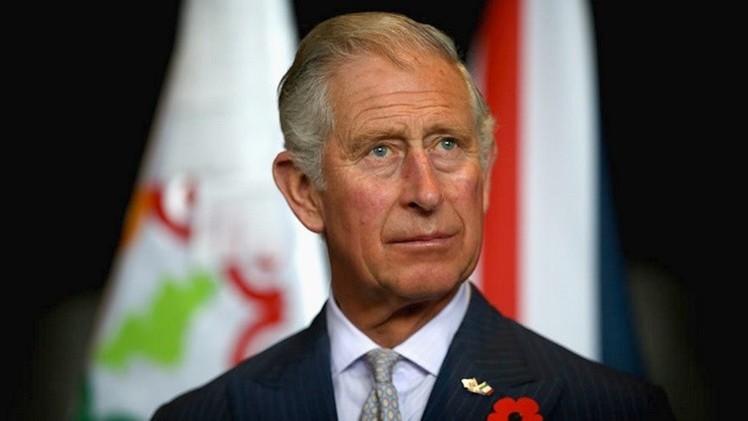 El príncipe Carlos lanza su propia línea de cerámica bajo el nombre del Estado Islámico