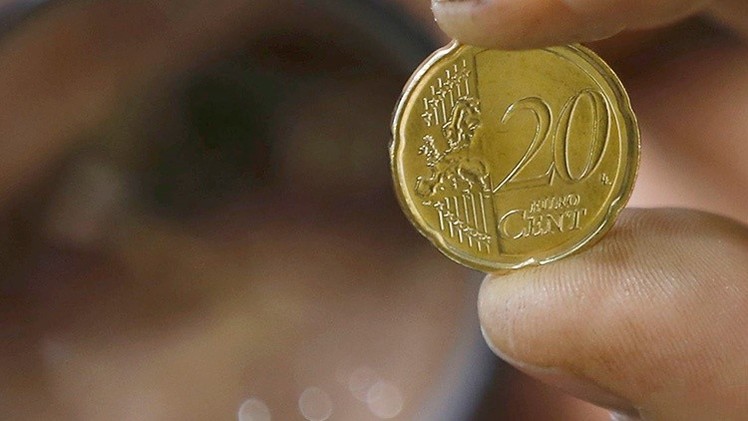 El valor de euro cae por debajo del nivel que tenía el año de su nacimiento