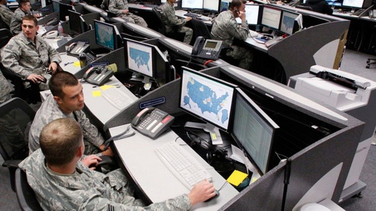 Snowden: La NSA desarrolla armas cibernéticas para una guerra digital 