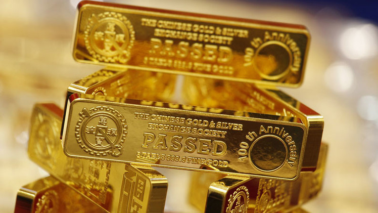Analista: Reservas de oro no reveladas de China, "una daga apuntada al corazón del dólar"