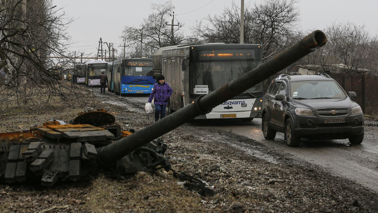 Donetsk y Lugansk evacúan los residentes a través de corredores humanitarios