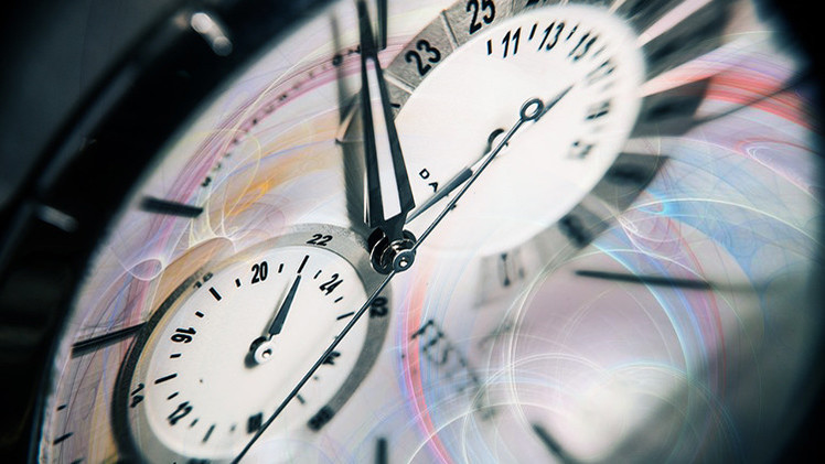 Un experimento cuántico sugiere que el tiempo puede correr hacia atrás