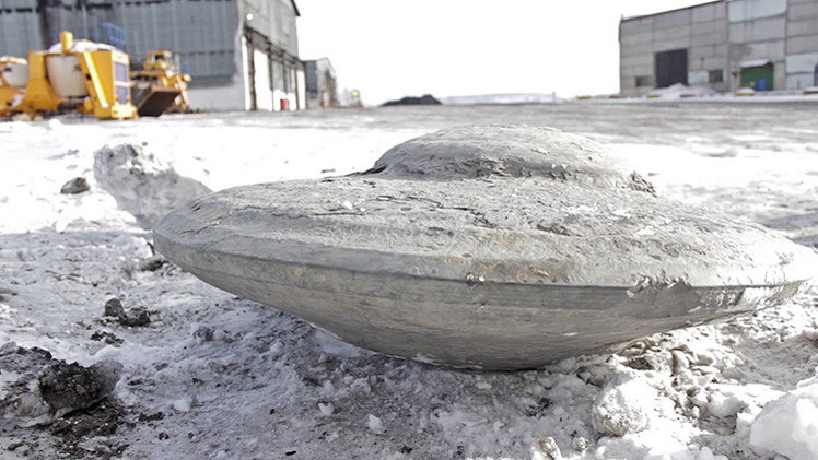 Video: Hallan en Siberia un extraño objeto "más antiguo que los mamuts"
