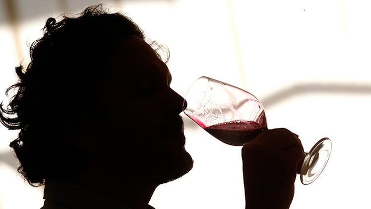 El vino ayuda a mejorar la memoria y el humor en la tercera edad