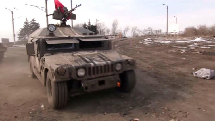 Toman imágenes de un vehículo blindado estadounidense en Debáltsevo