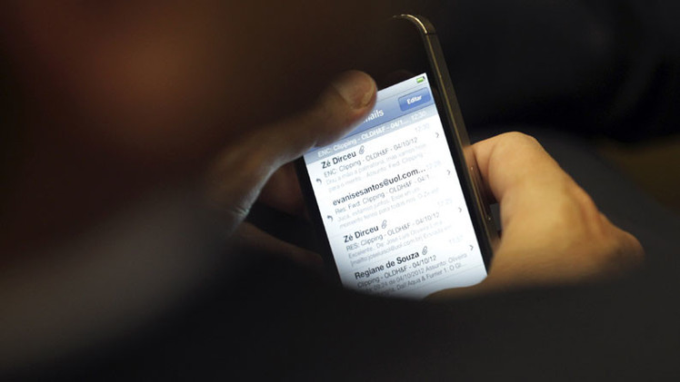 Justicia francesa permite que empleadores puedan 'espiar' los teléfonos móviles de su personal