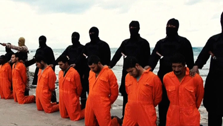 Expertos creen que la ejecución de 21 egipcios por el Estado Islámico es un engaño