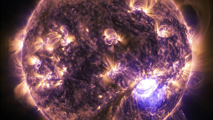 ¿Podría la materia oscura acumularse en el Sol?