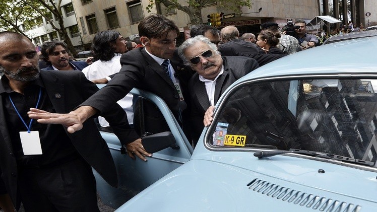 Así pasó Pepe Mujica su último día como presidente (Video)