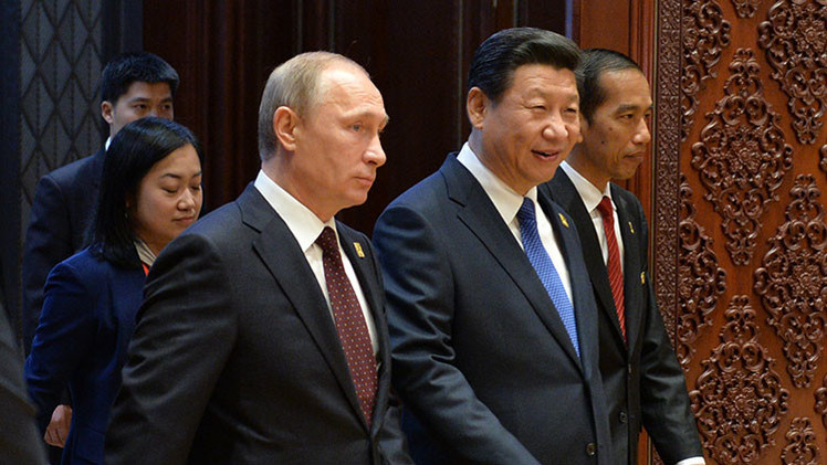 "Si EE.UU. sigue empujando a China y a Rusia, podrá ver una alianza militar"