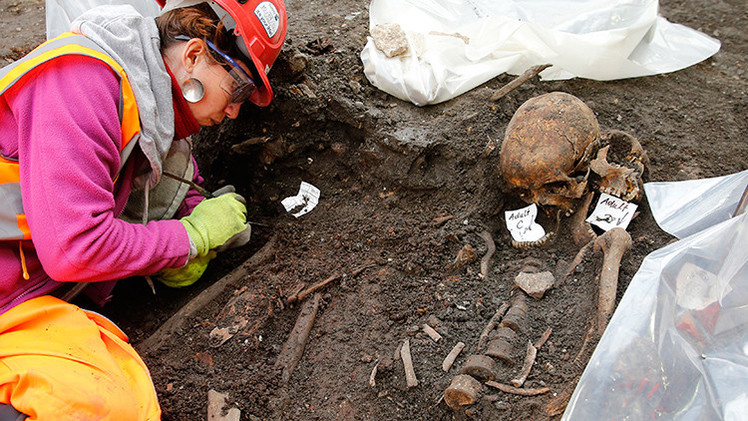 Arqueólogos exhuman 3.000 esqueletos en pleno centro de Londres