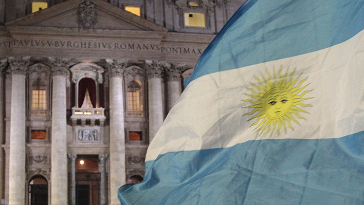 Chomsky: "La postura de Argentina en la batalla contra los fondos buitre es correcta"