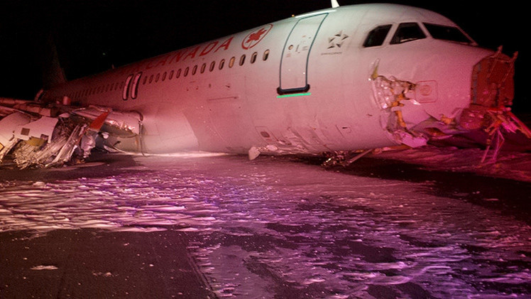 Un avión de AirCanada sufre un aterrizaje fallido en el aeropuerto de Halifax