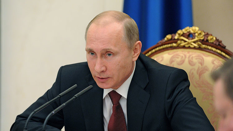 Vocero de Putin: "La prioridad del presidente no es la popularidad, sino el trabajo concreto"