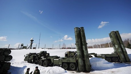 Cómo el sistema ruso S-400 jubila el programa de cazas estadounidenses F-35