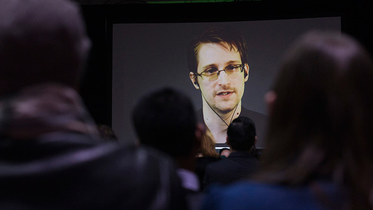 Snowden revela cómo crear una contraseña segura