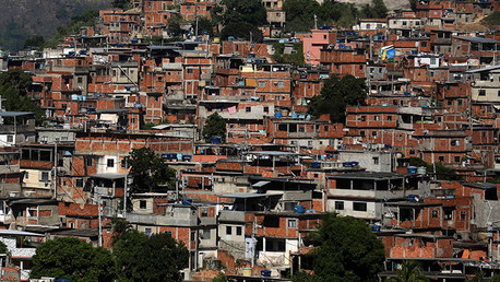 Brasil: Usan gas lacrimógeno para "contener a los manifestantes" indignados por muerte de un niño