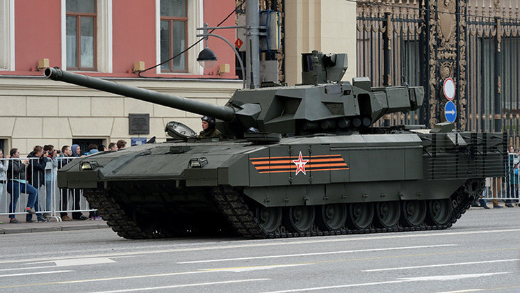 "El tanque ruso T-14 Armata obligará a Occidente a rearmarse de manera urgente"