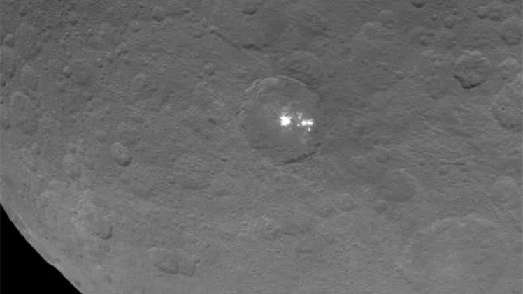 Video: La NASA fotografía los misteriosos puntos brillantes de Ceres más cerca que nunca